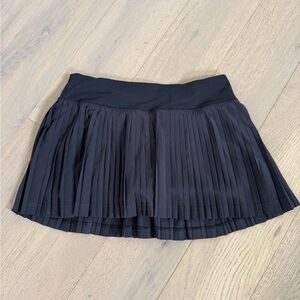 Lululemon Pleated Mid-Rise Skirt